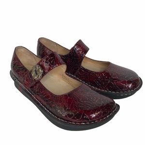 Algeria Paloma wine etched Mary Jane shoe